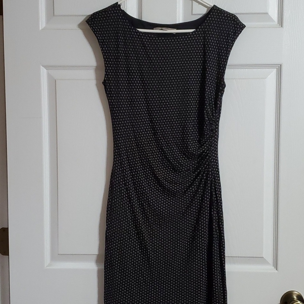 LOFT Ann Taylor Black White Floral Side Ruched Cap Sleeve Dress Size Small